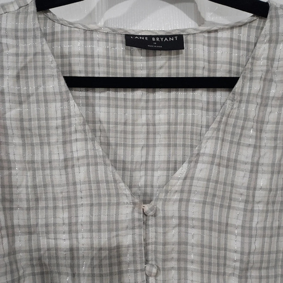 Lane Bryant White, Gray & Silver Classic Button-Down Tie-Hem Top in Size 18 - Picture 4 of 13